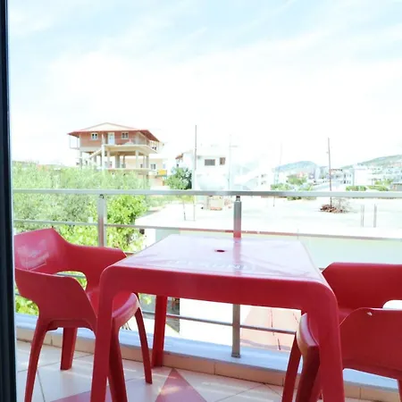 Juli Apartment *