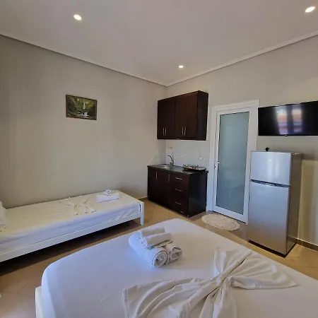Juli Apartment *