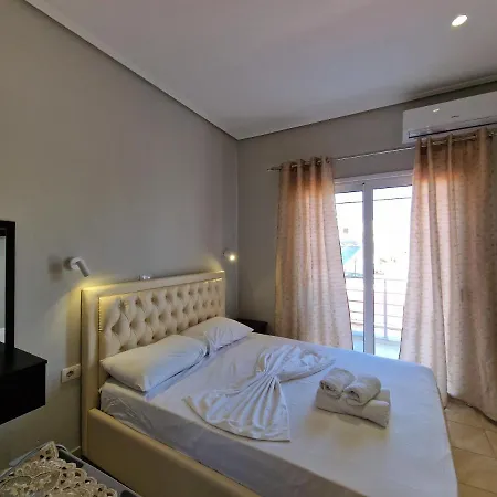 Juli Apartment *