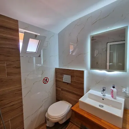 Juli Apartment
